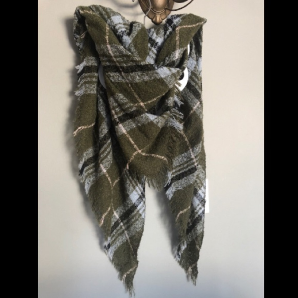 Scarf - Picture 1 of 2
